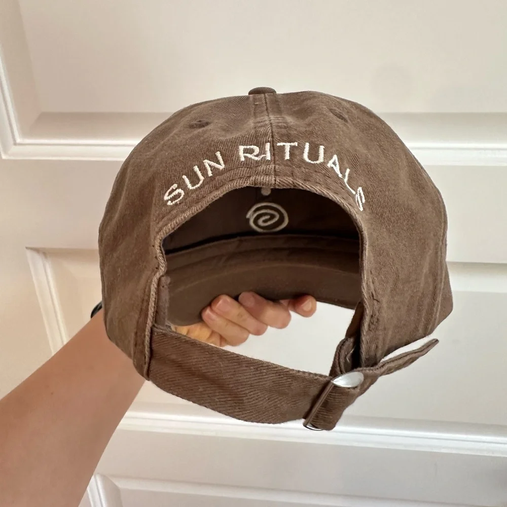 Sun Rituals Re-centre Cap - Choc | OS - Picture 7 of 10